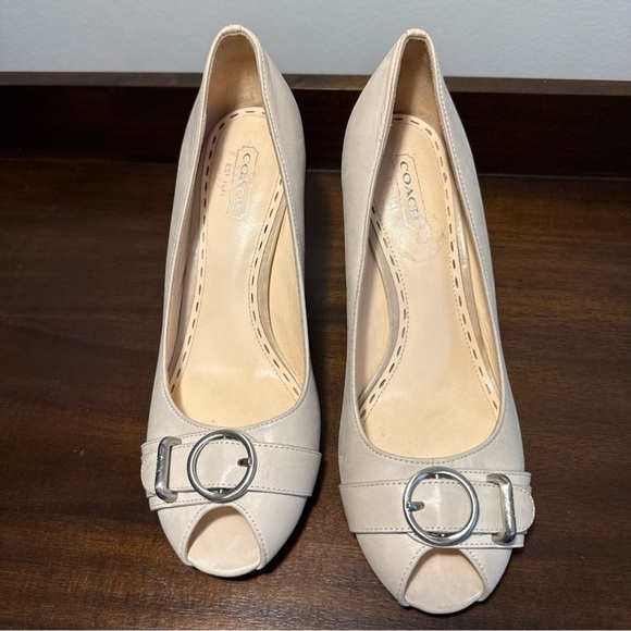 Coach ‘Tatiana’ Burnished Leather Peep-Toe Pumps, Parchment (Cream color) Size 7 - Picture 3 of 10